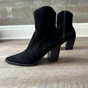 New Jeffrey Campbell Jolena bootie size 9